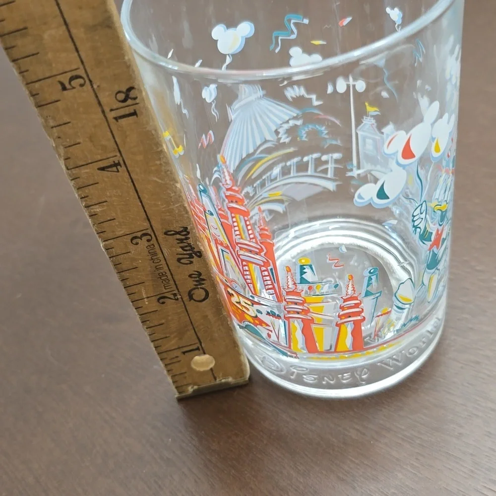 DISNEY Colorful 25th Celebration Glass Donald‎